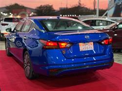 نيسان ألتيما